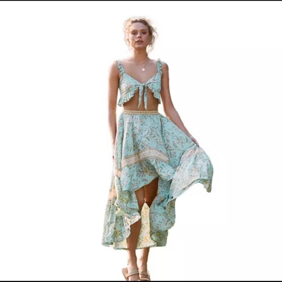 Elegant Floral Skirt & Top Set - Picture 4 of 7